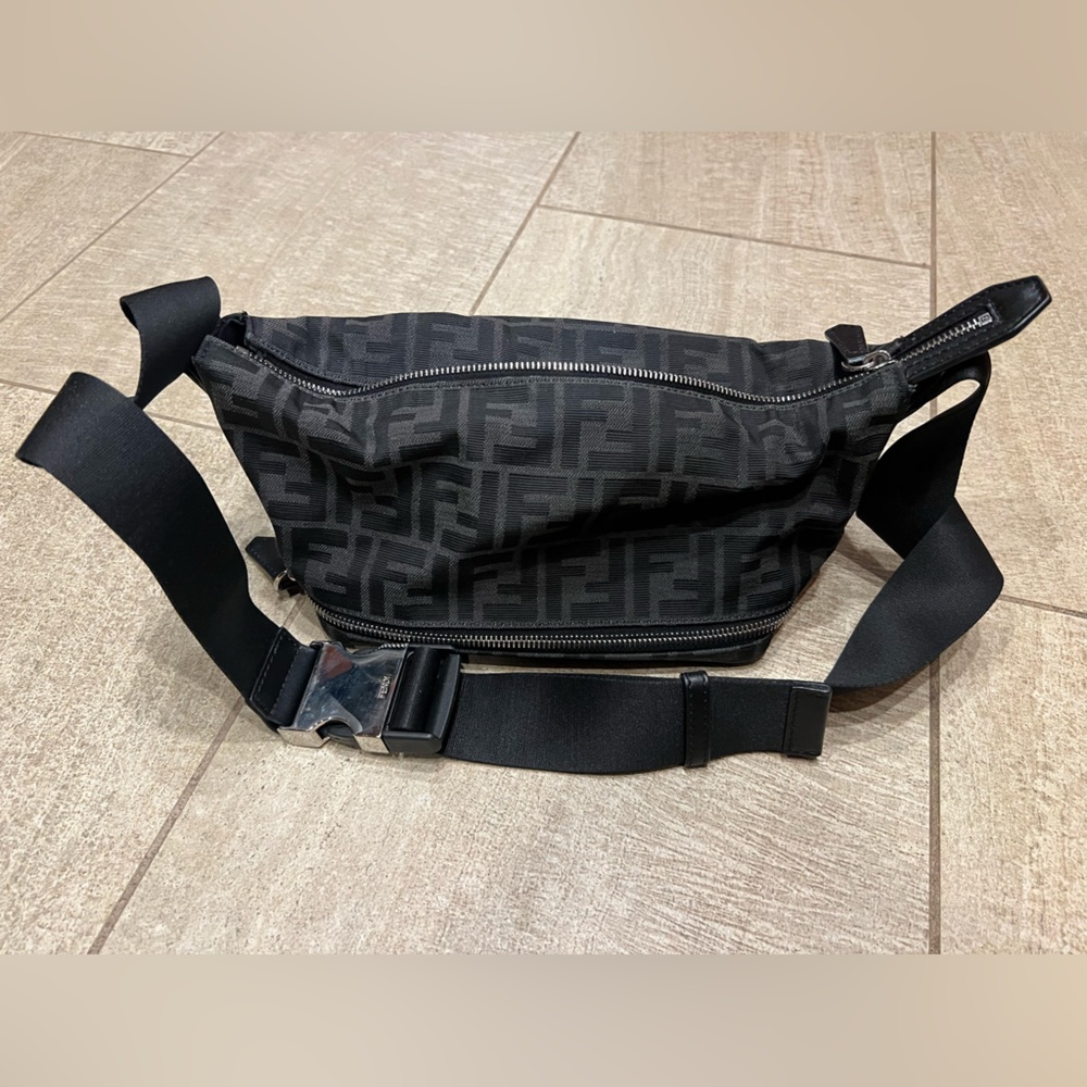 Fendi FF, Embossed fabric bag with leather accents - Picture 7 of 10
